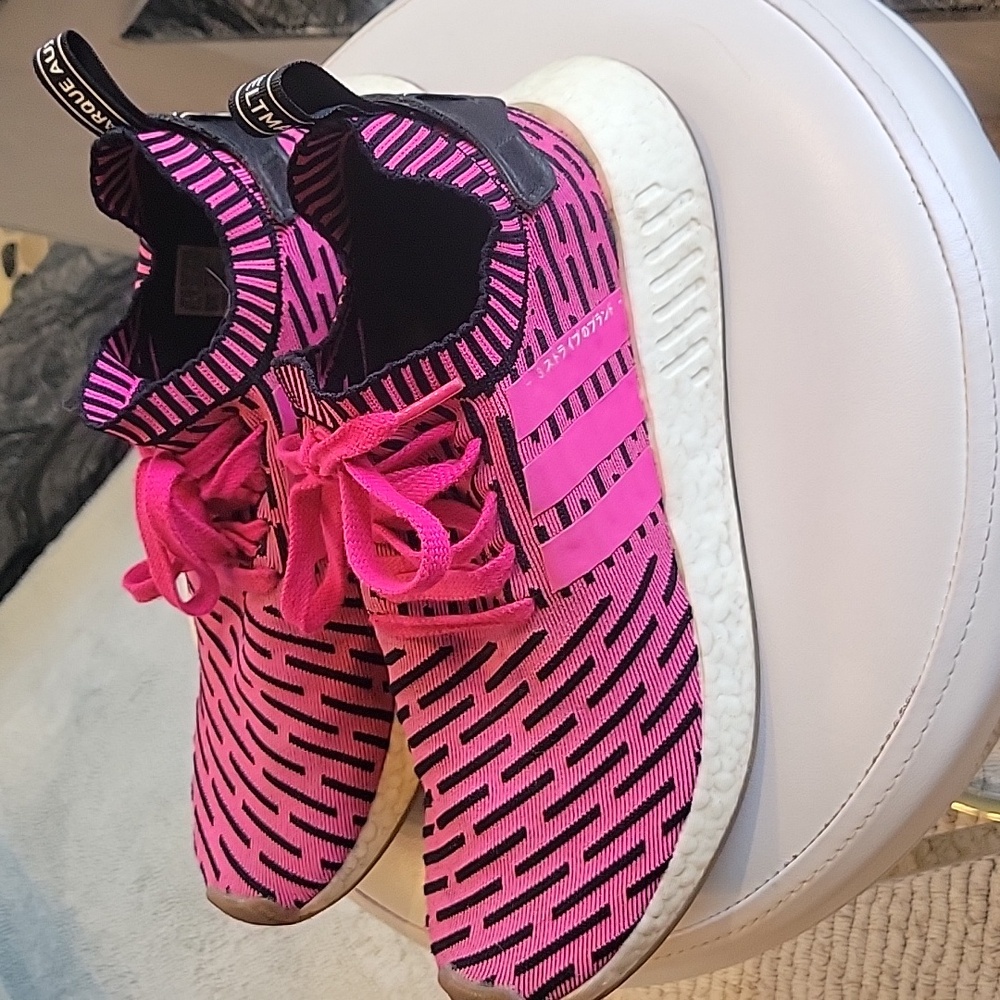 adidas NMD R2 Japan Shock Pink Boost die weltmark men's shoes 9.5
